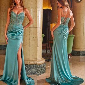 Boutique Formal Teal Dress Size 6